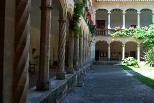 Claustre del Monasteri de La Real